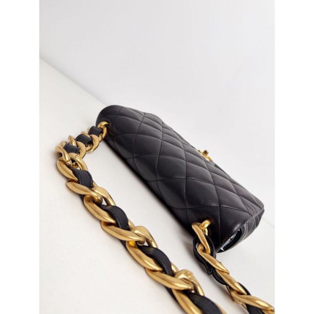Chanel Women Pre-Loved Bag Very Good Condition - Picture 6 of 9